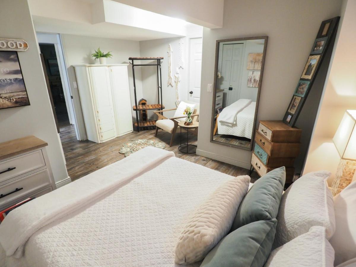 Rayleigh Riverfront Retreat- Peaceful Garden Oasis-25 Minutes To Ski Hill แคมลูปส์ ภายนอก รูปภาพ